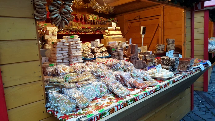 Vei găsi multe dulciuri la târgul de Crăciun