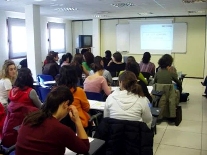 Spania: Anul acesta, majoritatea universităţilor au îngheţat taxele şcolare