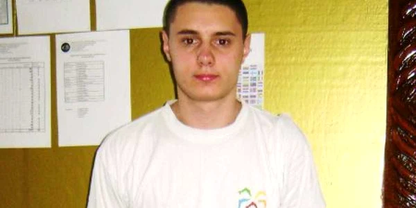 Tânărul este medaliat în concursurile de robotică