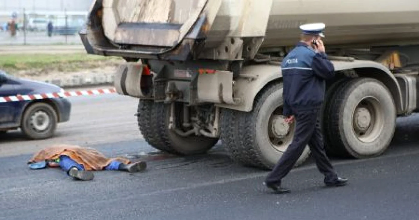 Braşov: A murit strivit sub roţile camionului pe care îl dirija / FOTOGALERIE
