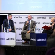 Dragos Anastasiu și Irineu Darău la Travel Forum 