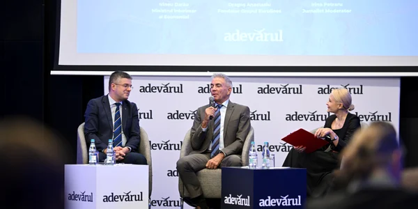 Dragos Anastasiu și Irineu Darău la Travel Forum 
