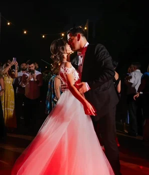 Ellie White va păstra rochia de mireasă Sursa: Instagram