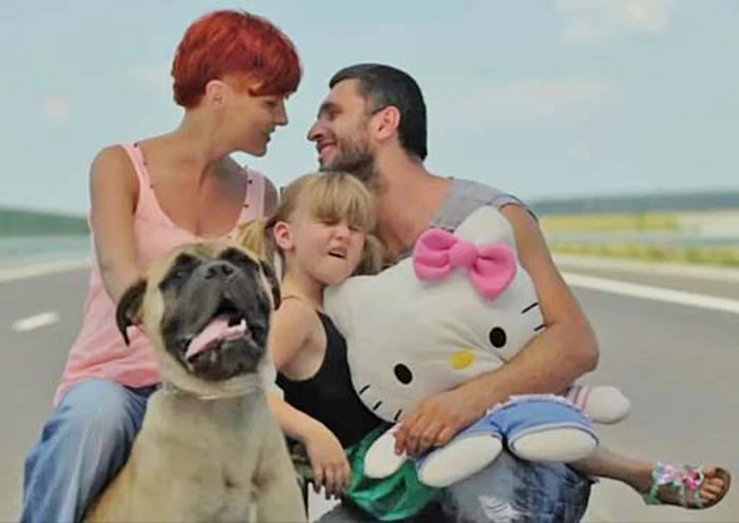 2012 - Sofia, fiica  solistei Dana  Nălbaru, în  videoclipul  ”Soare”