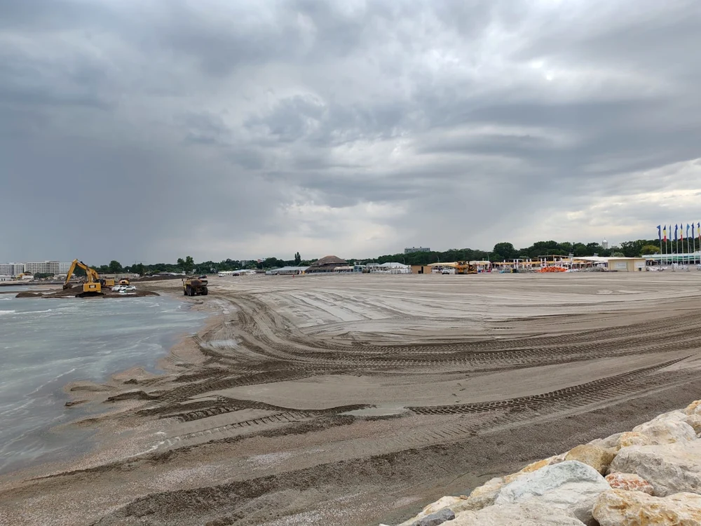 Ministrul Mediului a explicat lucrările de înnisipare din sezonul estival FOTO Arhivă