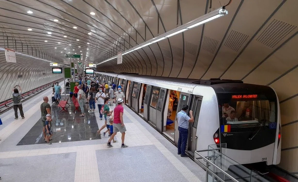 Pe 15 septembrie, bucureștenii au fost nerăbdători să ia metroul de la stația Valea Ialomiței 