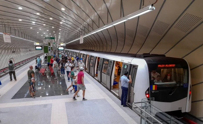 Pe 15 septembrie, bucureștenii au fost nerăbdători să ia metroul de la stația Valea Ialomiței