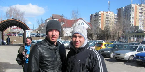 Fraţii Marian şi Cătălin Nae, pompierii scafandrii care au salvat viata unei femei care s-a aruncat in Olt