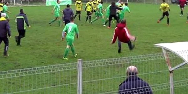 bataie fotbalist