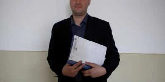 Cătălin lucrează în Poliţie de nouă ani