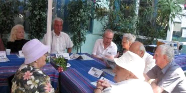 O bandă de pensionari italieni i-a folosit pe români pentru furtul din magazine