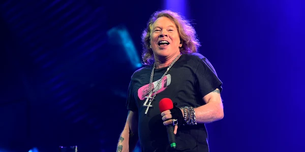 Axl Rose l a înlocuit pe Brian Johnson în ultimul turneu al celor de la AC/DC jpeg