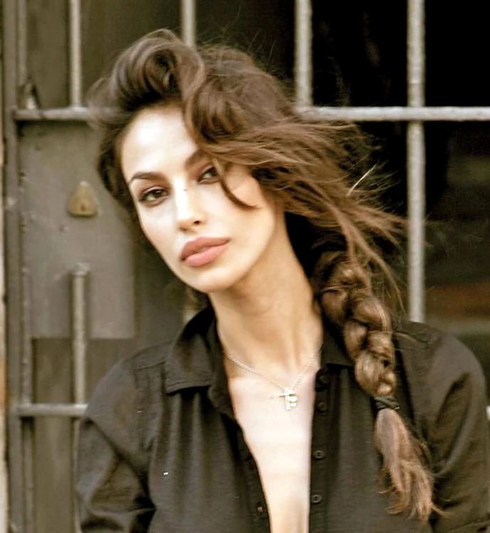 Mădălina Ghenea, alături de colegii de la cursurile de actorieFoto: Arhivă personală