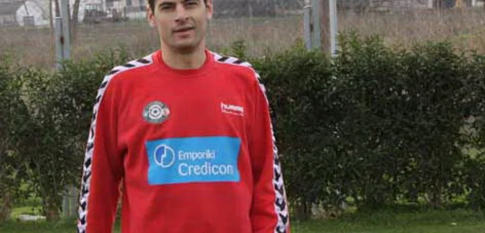 Stângă vrea să treacă prin experienţa de a juca în străinătate