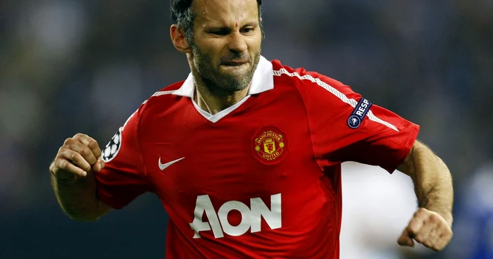 În toate competiţiile, Giggs are 946 de meciuri în tricoul lui Manchester United şi 168 de goluri marcate. FOTO: Reuters