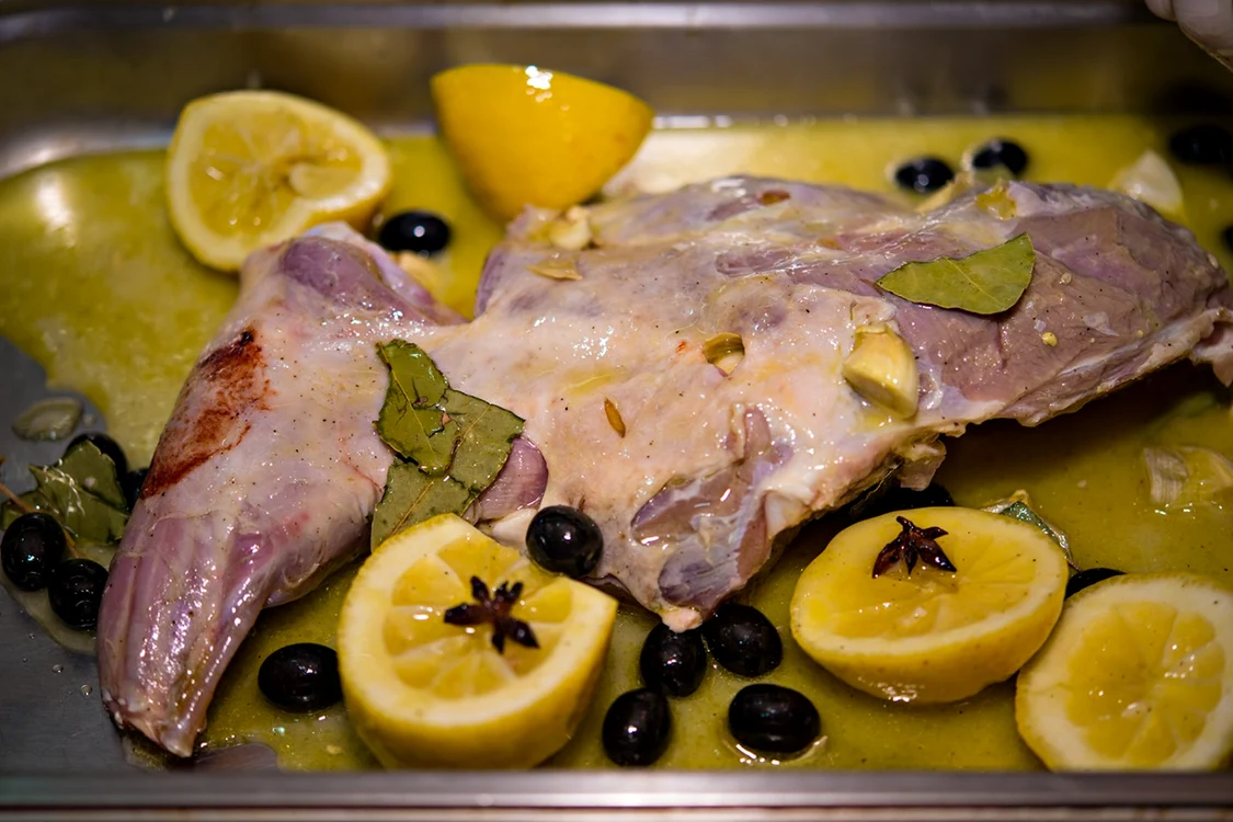 Carnea de miel îşi pierde mirosul de seu, dacă este preparată ca la carte   Sursa foto: nicolaitand.ro