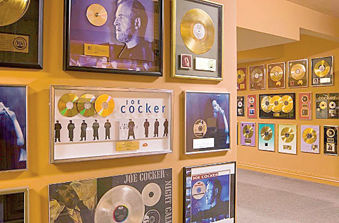 Joe Cocker a fost  premiat inclusiv  cu un Grammy
