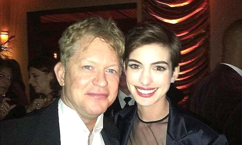 A avut o ca  parteneră  pe ecran  pe Anne  Hathaway jpeg