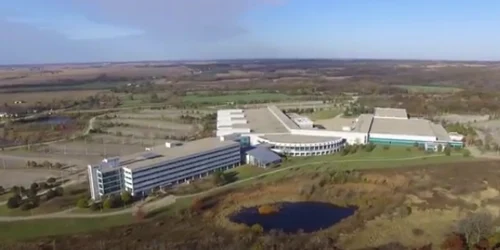 Fosta fabrică Motorola în 2017 când a fost cumpărată de un grup de investiţii chinez FOTO captură You Tube