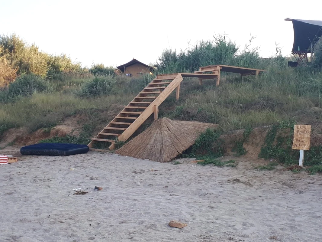 Cum arată plaja Tuzla