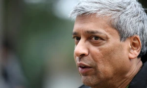 "Muzica nu e calea de ieşire, e calea de intrare" interviu cu Trilok Gurtu jpeg