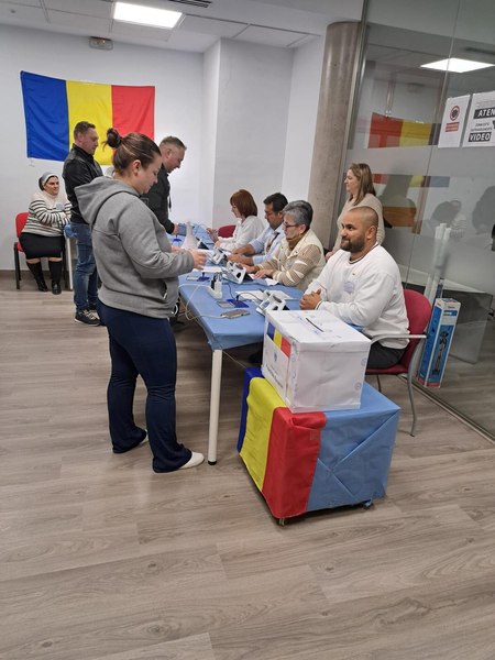 La ce să ne asteptăm de la diaspora în turul II: Părțile s-au radicalizat și acum se mobilizează. Vor schimba jocul