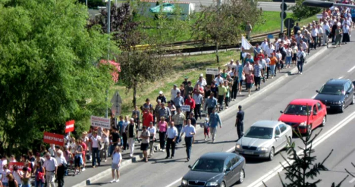 Protest pentru Colegiul Szelkely Miko. Sursa foto: mesageruldecovasna.ro