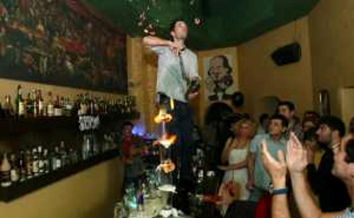 Cluburile bucureştene nu duc niciodată lipsă de clienţi cu bani