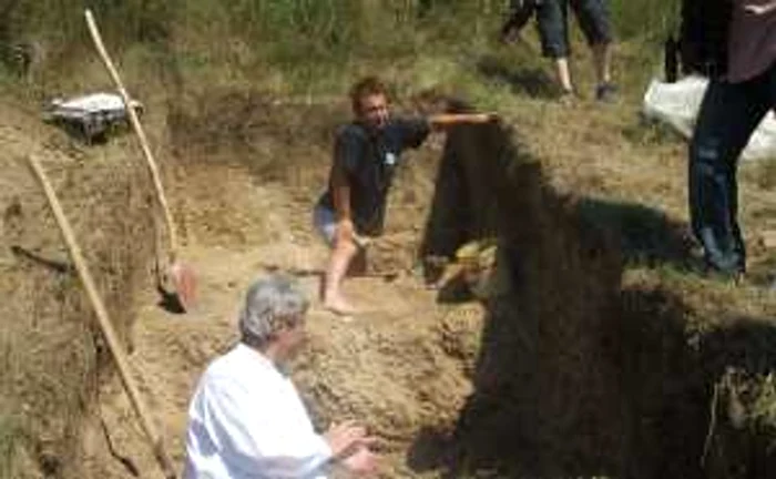 Rămăşiţele umane au fost scoase la lumină de arheologi.