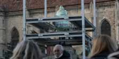 Până la finele lunii, se vor termina lucrările la statuie.
