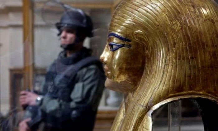 1000 de artefacte sustrase în timpul revoltelor din Egipt jpeg
