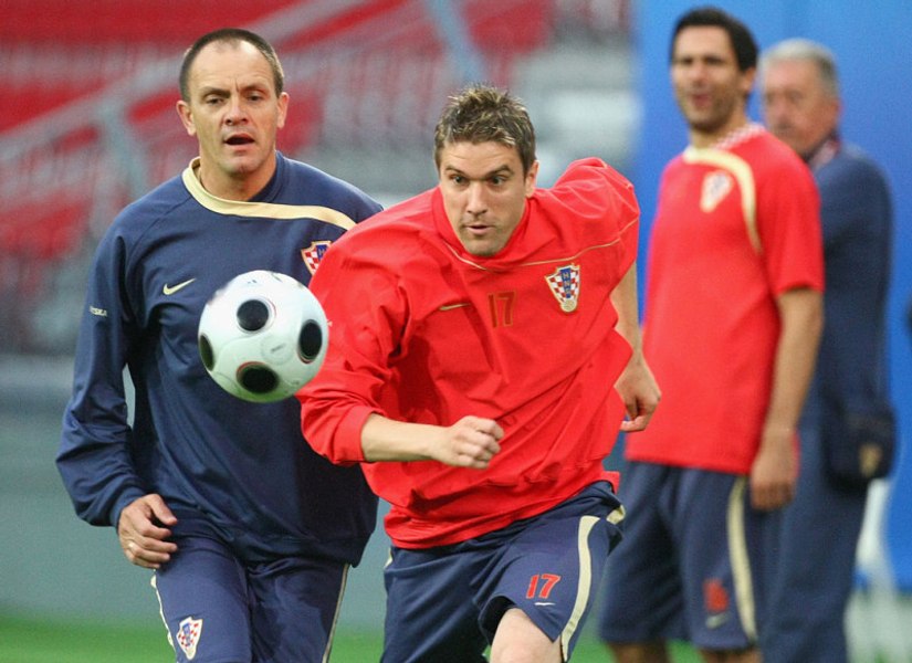 Un mare atacant a ajuns de nerecunoscut. Medicii i-au distrus viața: trei transplanturi de rinichi după medicamente prescrise greșit