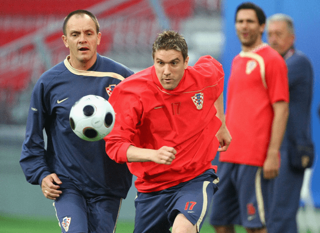 Un mare atacant a ajuns de nerecunoscut. Medicii i-au distrus viața: trei transplanturi de rinichi după medicamente prescrise greșit  