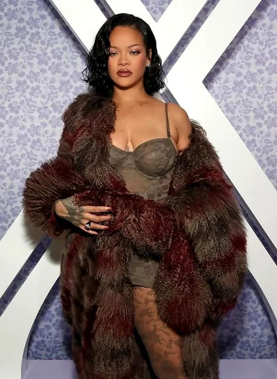 Rihanna are o avere de 1,4 miliarde de dolari (Foto: Instagram)