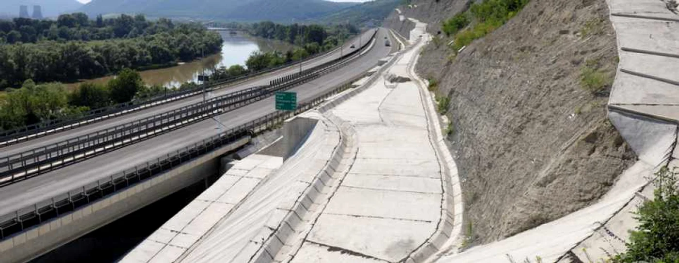 Panorama de pe Dealul Liliecilor Fotografii de Daniel Guţă
