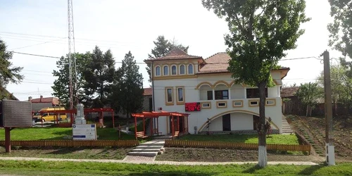 centrul de informare turistica   foto primaria dobrsloveni jpg