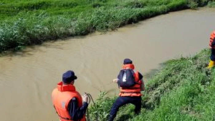 Bărbatul a fost găsit în stop cardio respirator. FOTO: Arhivă