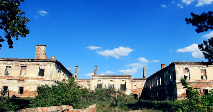 Castelul din Sânpaul a devenit o ruină (foto: castelintransilvania.ro)