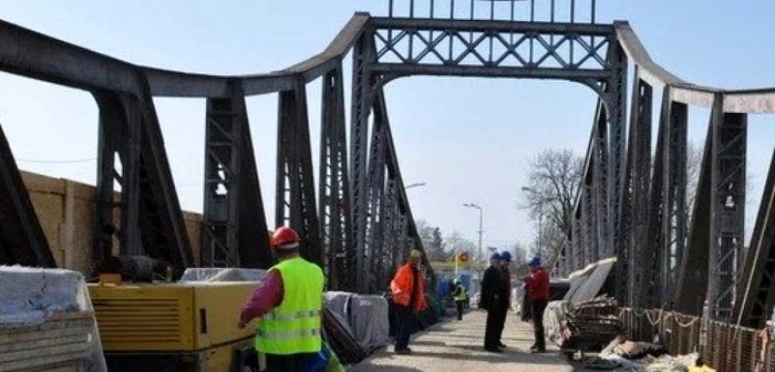 Şi podul Traian va fi gata în perioada anunţată
