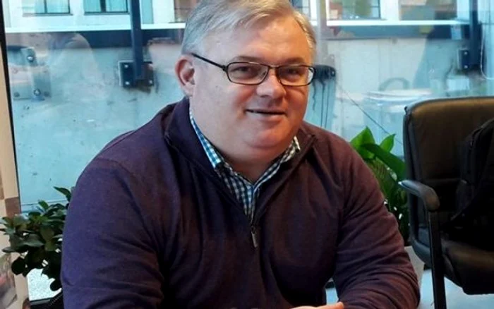 Ciprian Mihali explică ce înseamnă scrierea unei teze de doctorat. FOTO: Arhivă personală