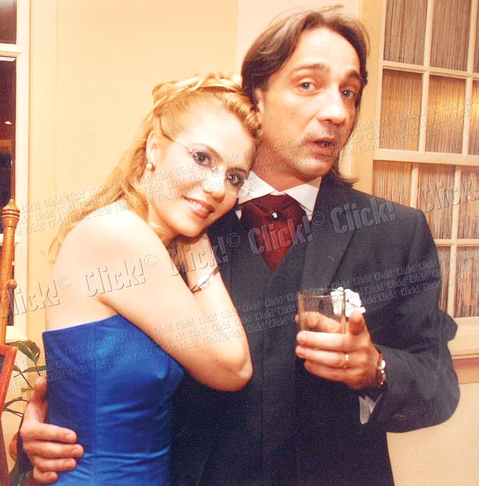 
    Raluca Moianu şi soţul ei (FOTOGRAFII: ARHIVA PERSONALĂ & SEVER GHEORGHE)  