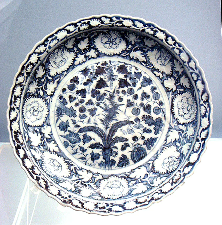 591px Blue and white plate Jingdezhen 1271 1368 jpg jpeg