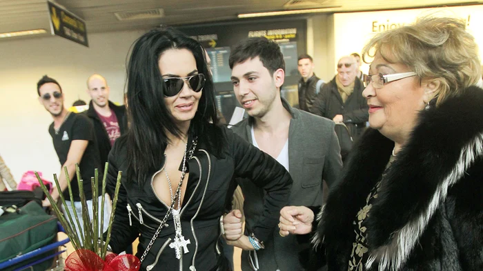 Apropiaţii Marioarei susţin că femeia nu ar fi fost înmormântată cu bijuteriile valoroase pe care le purta de obiceiFOTO KANAL D