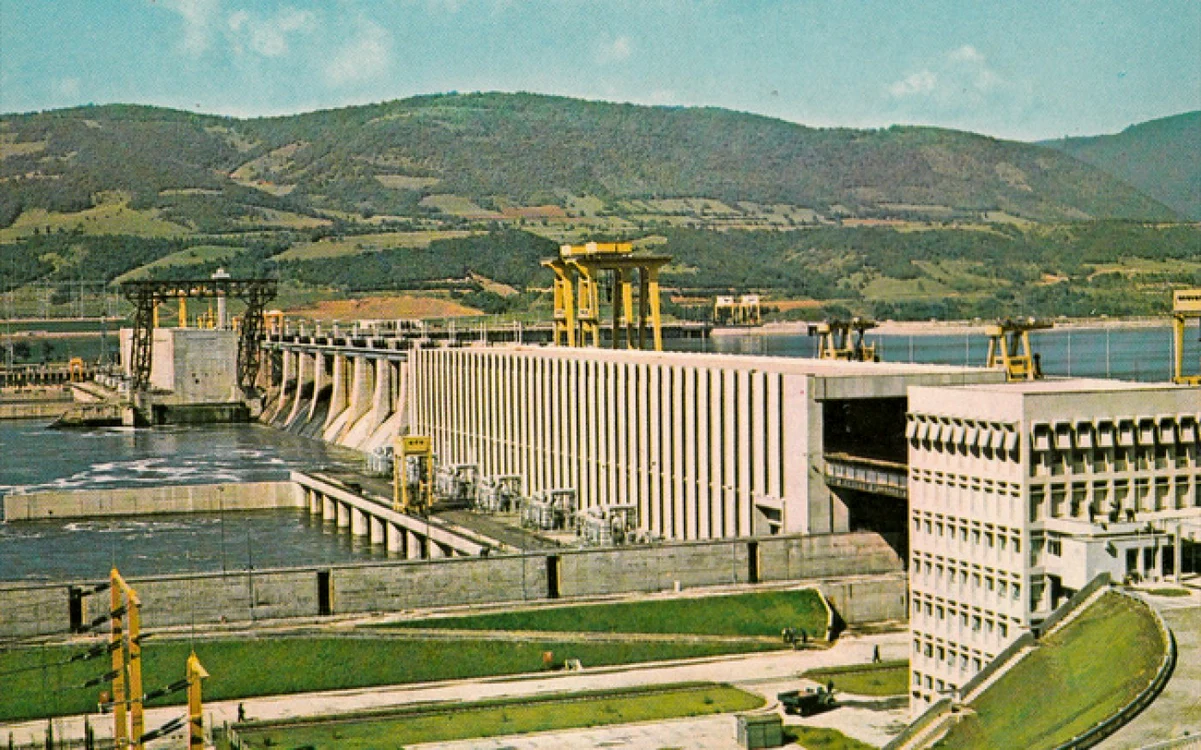 Barajul de la Gura Văii în anii 70. Ilustrată