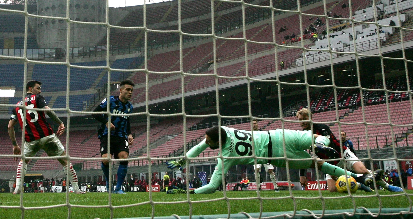 
    Lautaro Martinez a marcat două goluri în derby-ul orașului MilanoFoto: EPA-EFE  