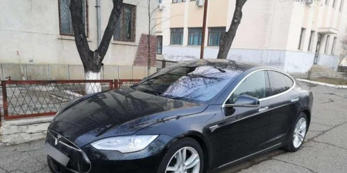 Tesla confiscat la granita FOTO Politia de Frontiera