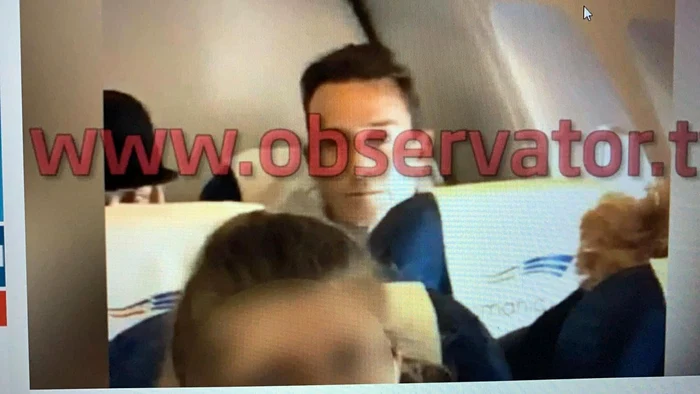 Radu Mazăre a fost fotografiat în avionul cu care va ajunge în București în jurul orei 20