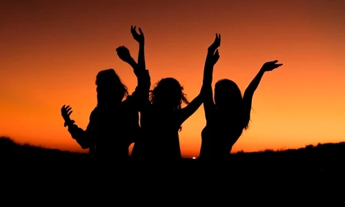 3 fete la apus jpg jpeg