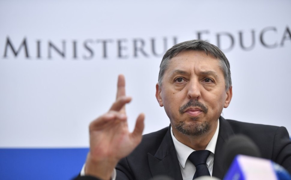 Senatorii votează azi moțiunea împotriva ministrului Educaţiei, „În loc de instrucţie şi excelenţă, umilinţă şi dresaj”