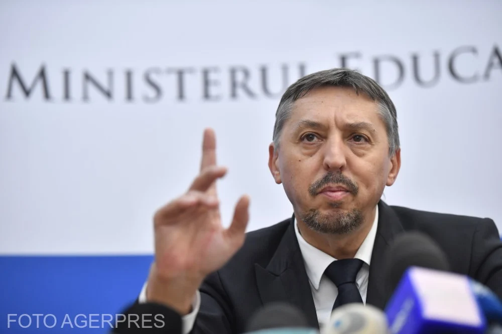 Ministrul Educației susține că în noul an școlar normele la plata cu ora se vor înjumătăți
